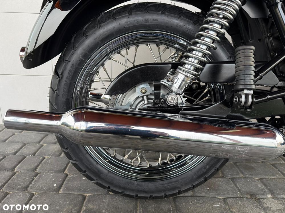 Triumph Bonneville - 18