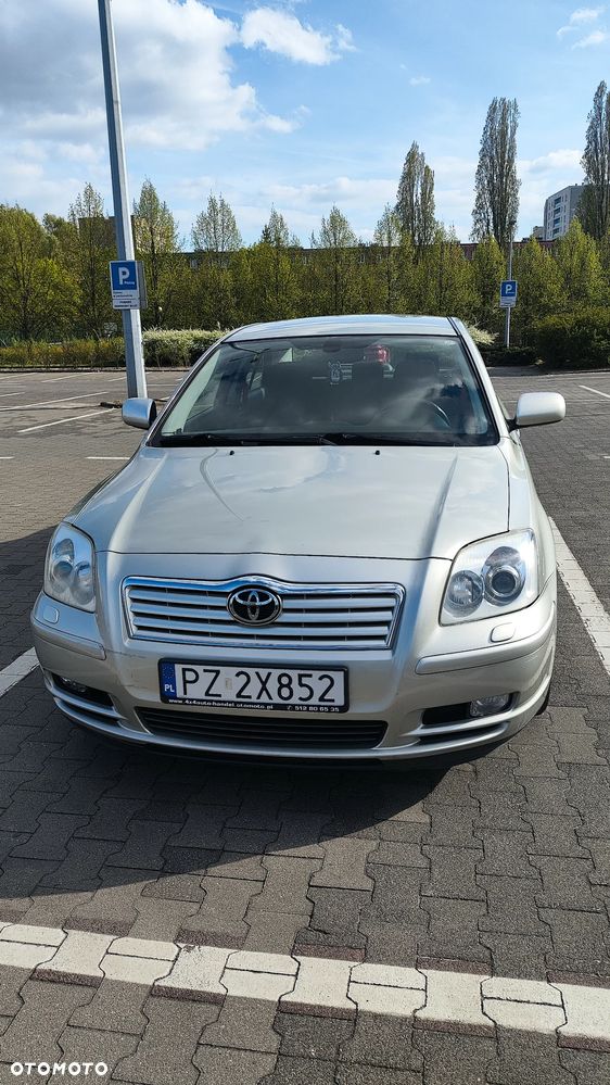 Toyota Avensis 1.8 VVT-i Sol - 1