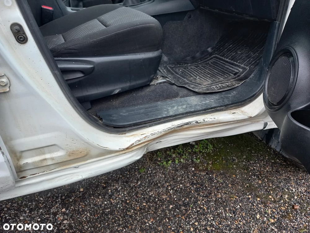 Toyota Hilux 2.4 D-4D Double Cab DLX 4x4 - 6