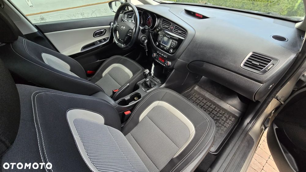 Kia Ceed - 33