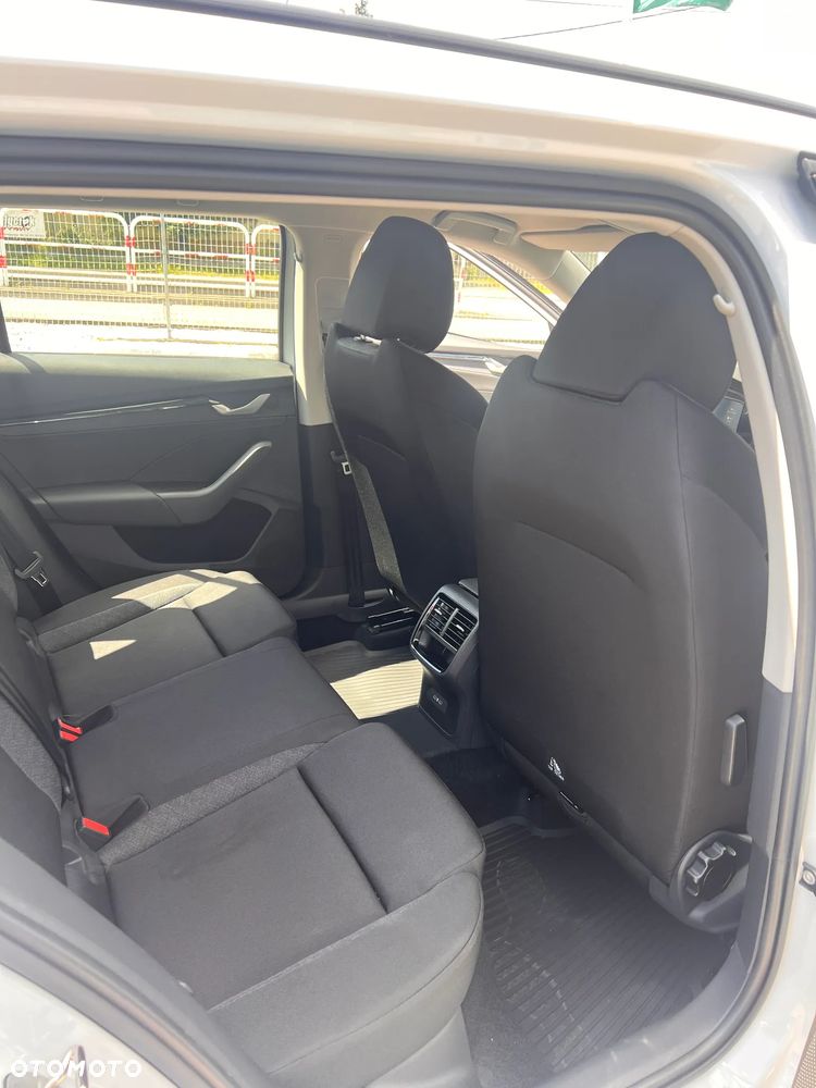 Skoda Octavia 2.0 TDI Drive Essence DSG - 8