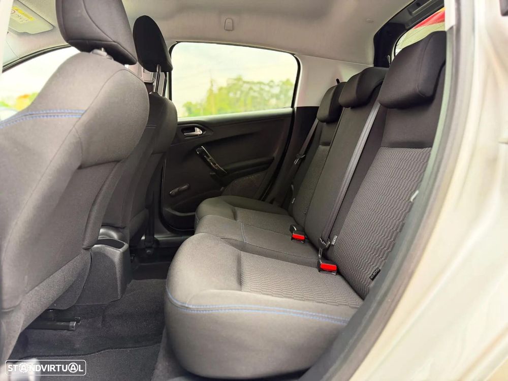 Peugeot 208 1.6 BlueHDi Style - 16