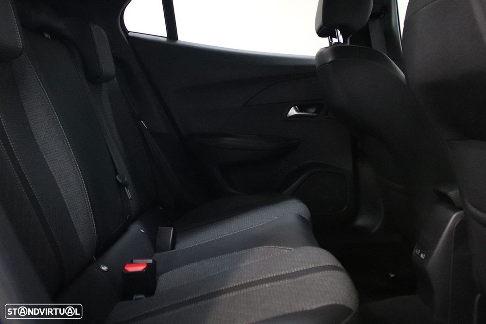 Peugeot 2008 1.2 PureTech Allure - 22