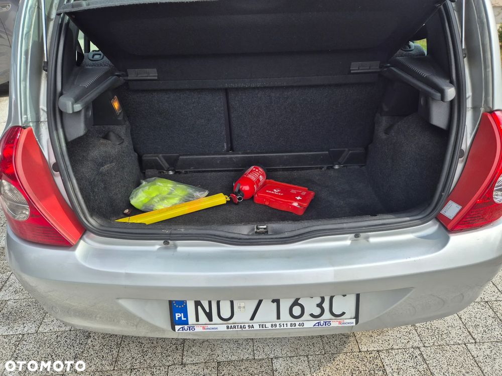 Renault Clio 1.2 16V Authentique - 9