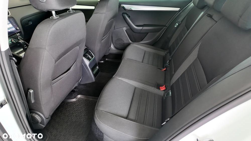 Skoda Octavia 2.0 TDI 4x4 Ambition DSG - 17
