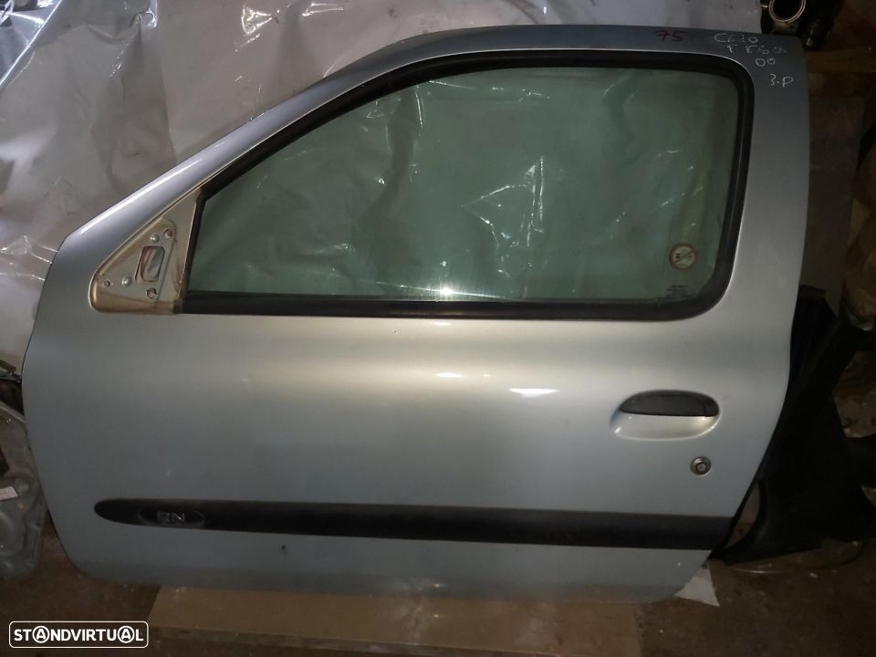 Porta Esquerda Renault Clio 2000 3P - 1