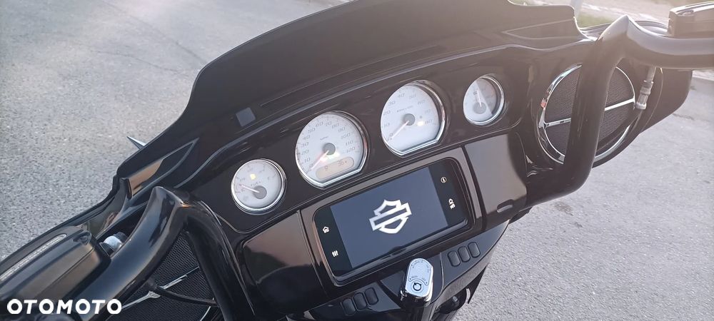 Harley-Davidson Touring Street Glide - 8