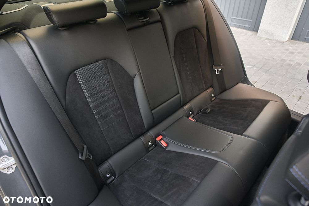 BMW Seria 3 320d xDrive M Sport Shadow - 29