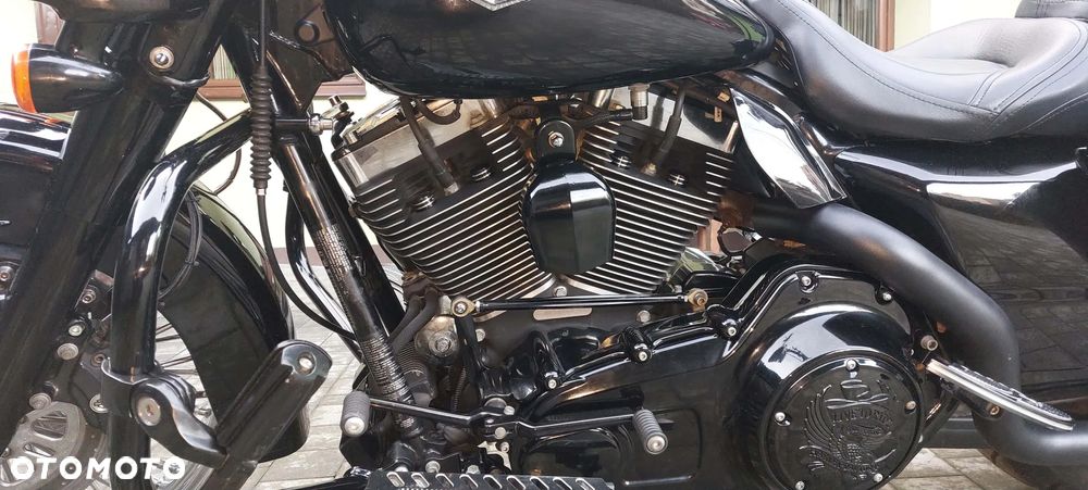 Harley-Davidson Touring Road King - 32