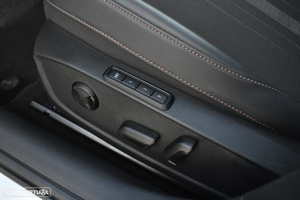 Cupra Leon 1.4 e-Hybrid VZ DSG - 31