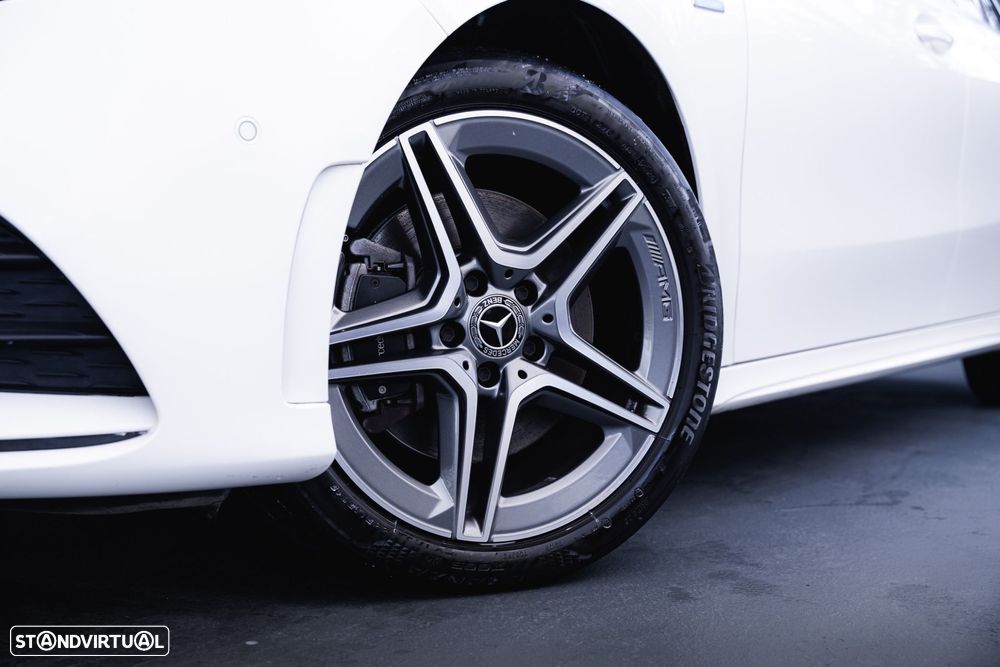Mercedes-Benz A 250 e AMG Line - 4