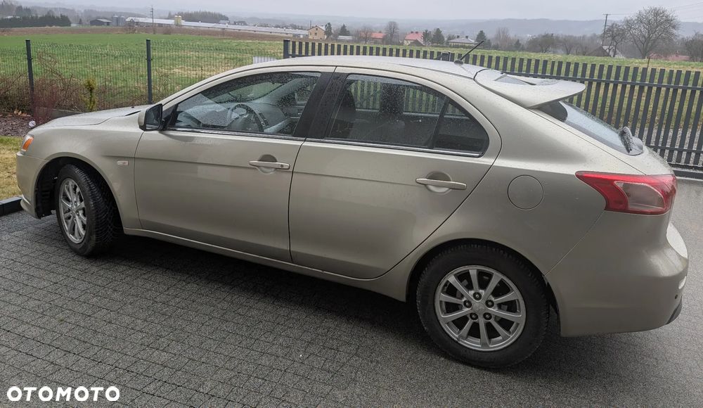 Mitsubishi Lancer 1.6 Invite - 6