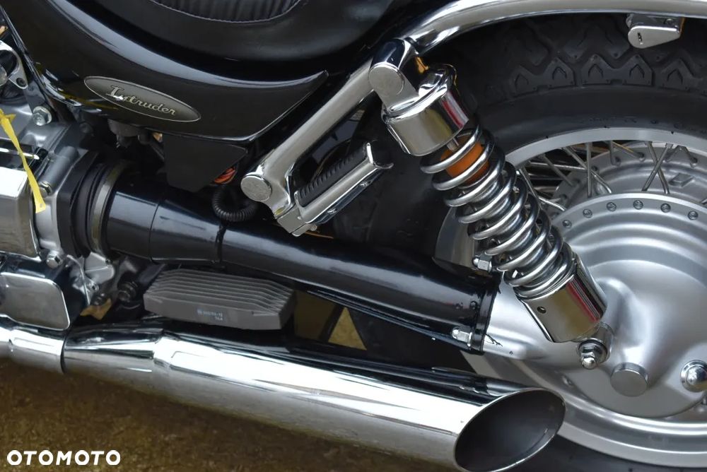 Suzuki Intruder - 18