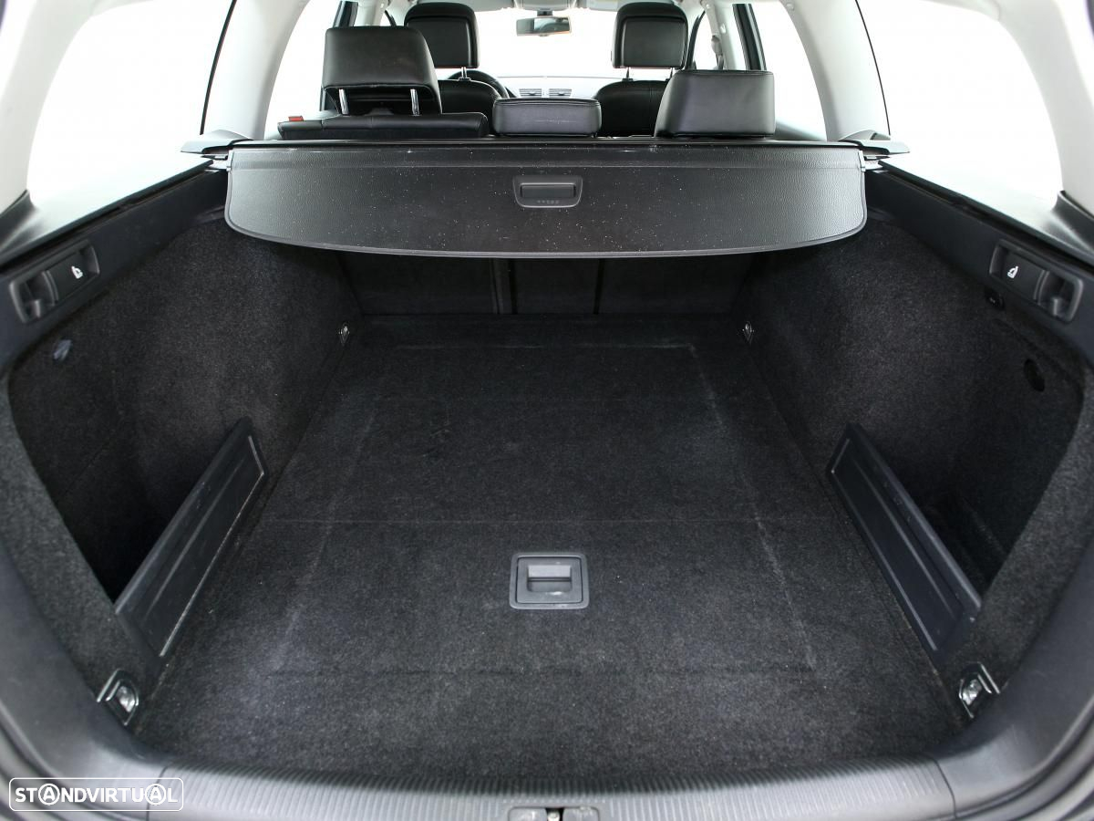 VW Passat Variant - 14