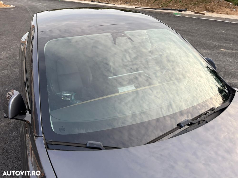 Tesla Model 3 - 14