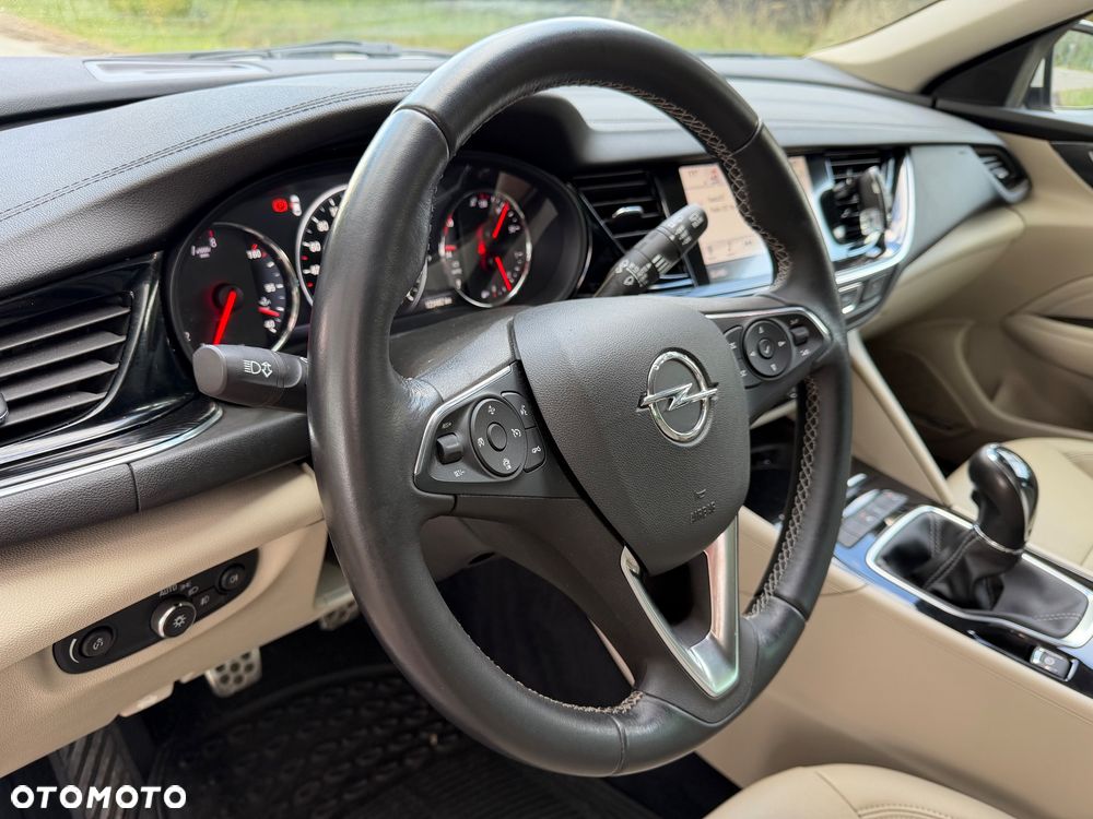 Opel Insignia - 15