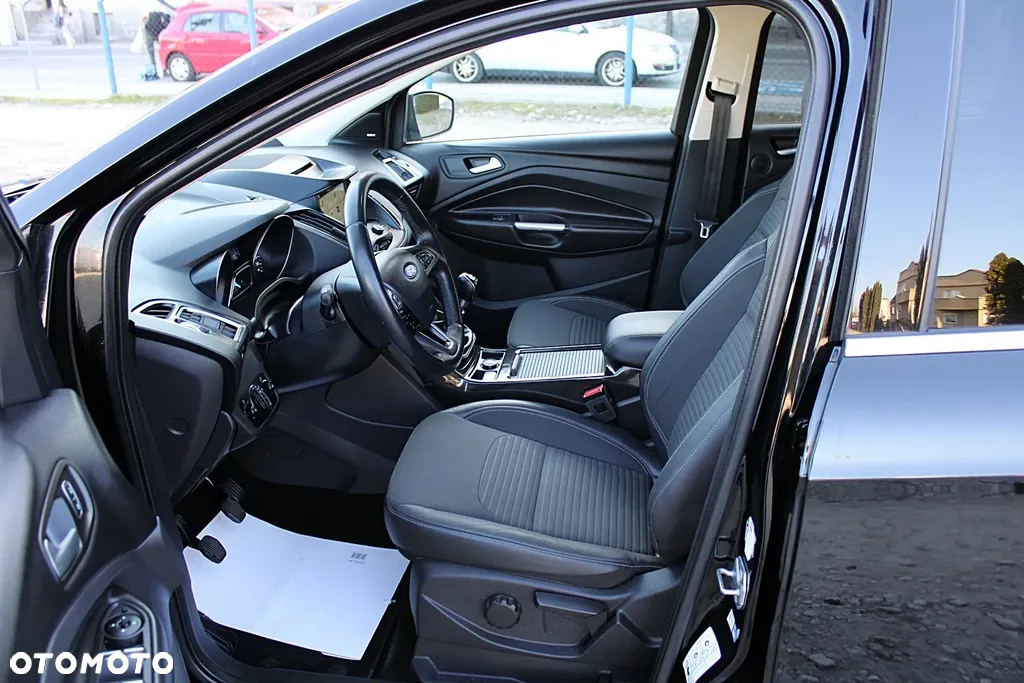 Ford Kuga 1.5 EcoBoost 2x4 Titanium - 12