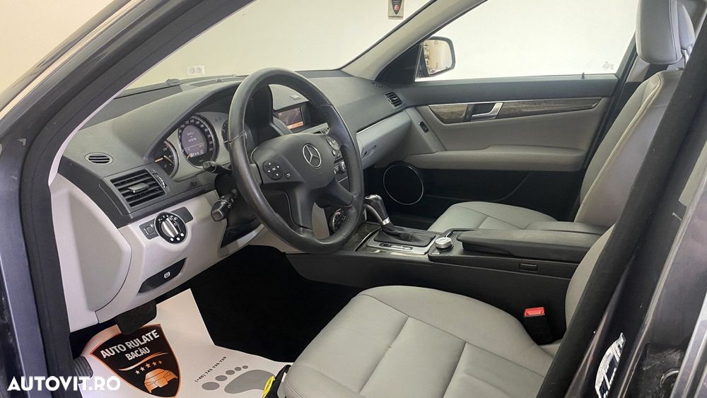 Mercedes-Benz C - 12