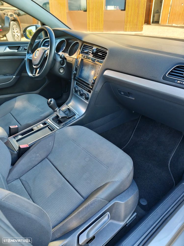 VW Golf 1.6 TDi BlueMotion Confortline - 5
