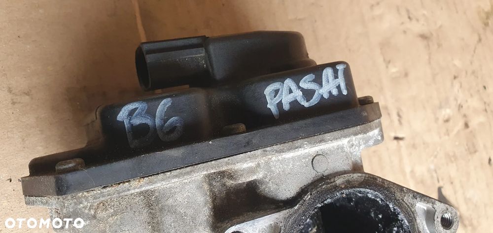Zawór EGR VW Passat B6 2.0 TDI 03G131501 - 8