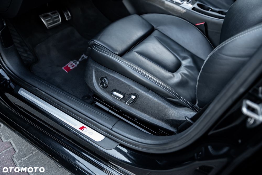 Audi S4 Avant S tronic - 19