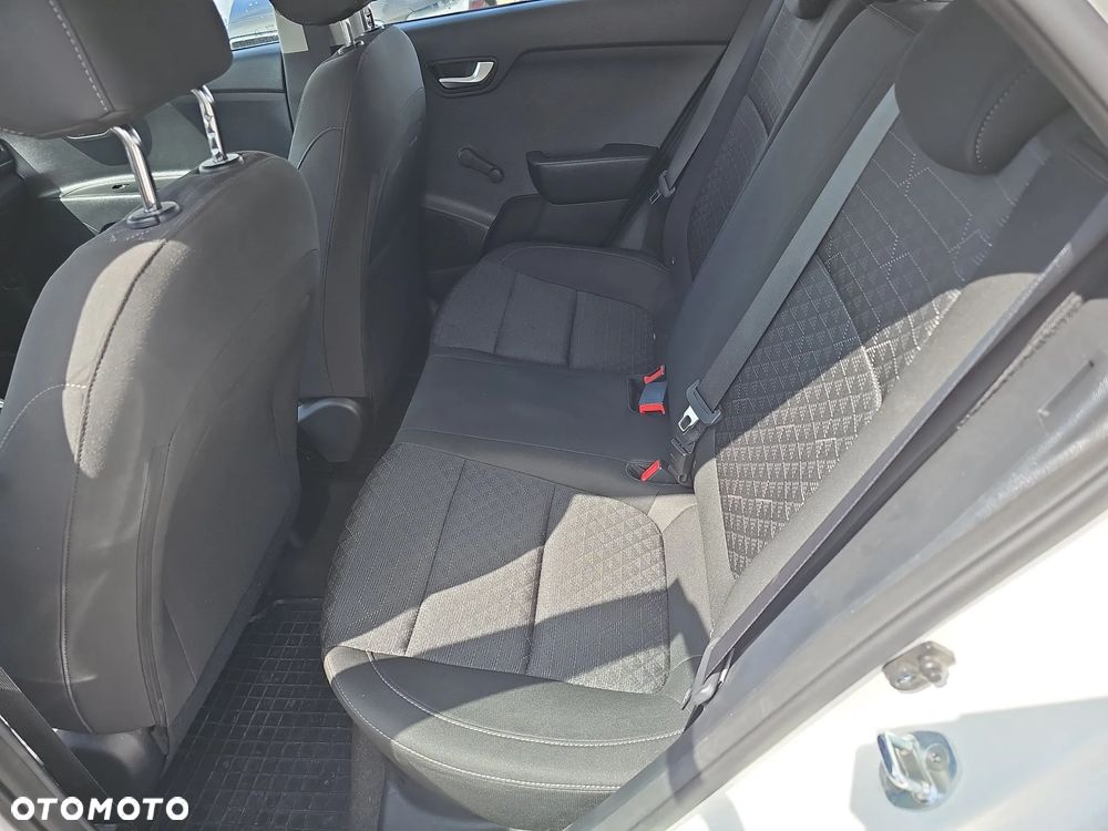 Kia Rio 1.2 M - 20
