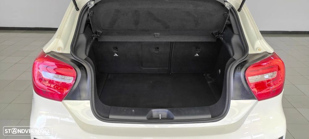 Mercedes-Benz A 180 d AMG Line - 20