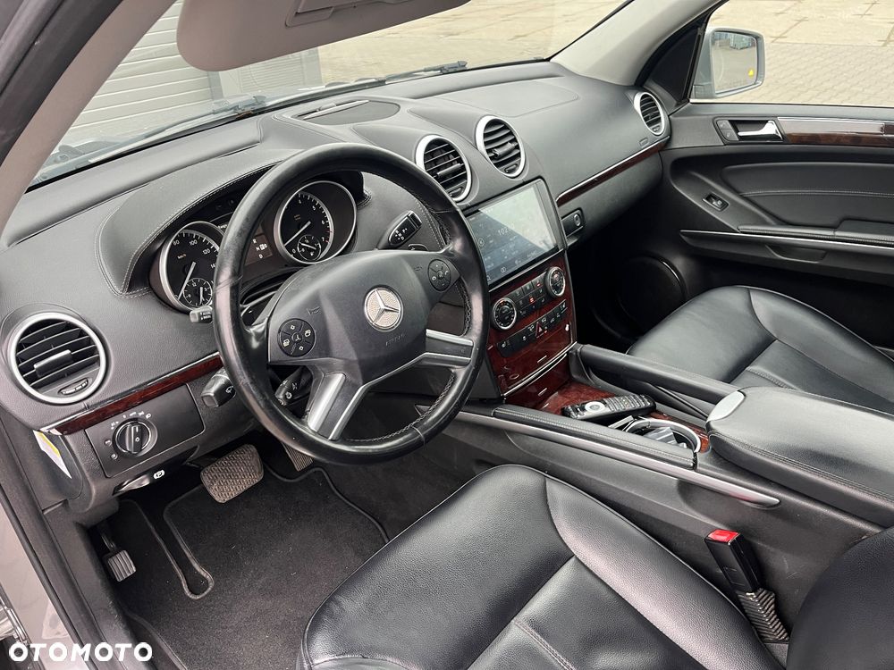 Mercedes-Benz GL 500 4Matic (BlueEFFICIENCY) 7G-TRONIC - 8