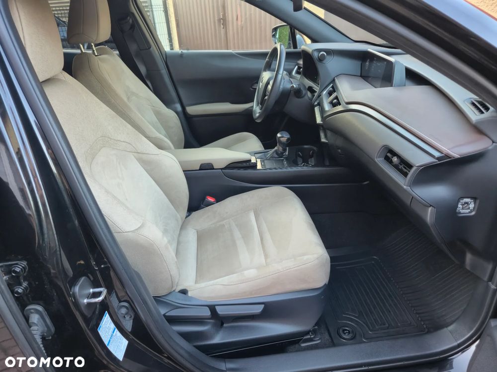 Lexus UX 250h Prestige AWD - 11