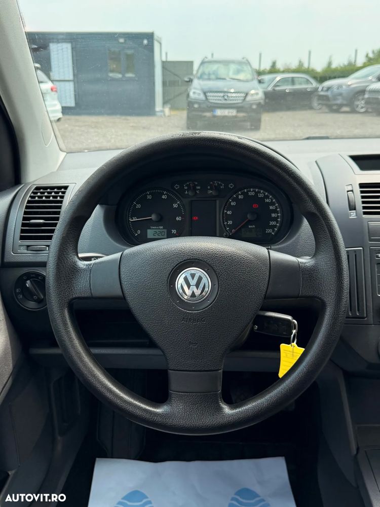 Volkswagen Polo 1.2 Attractive - 7