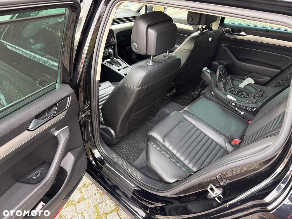 Volkswagen Passat 2.0 TDI BMT 4Mot Highline DSG - 9