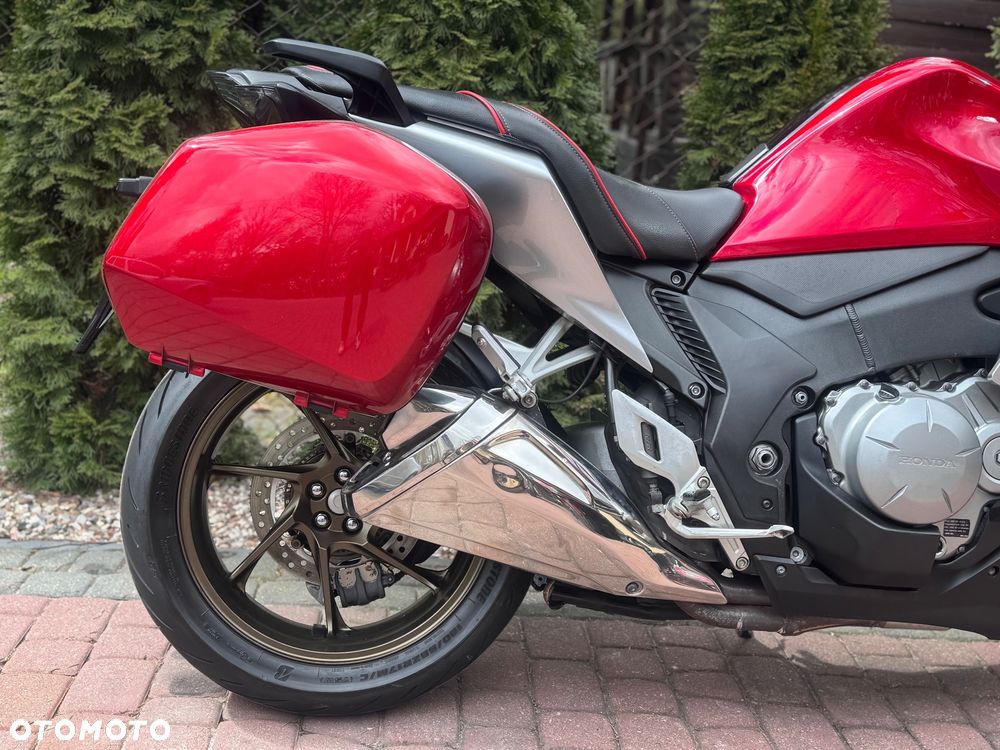 Honda VFR - 8