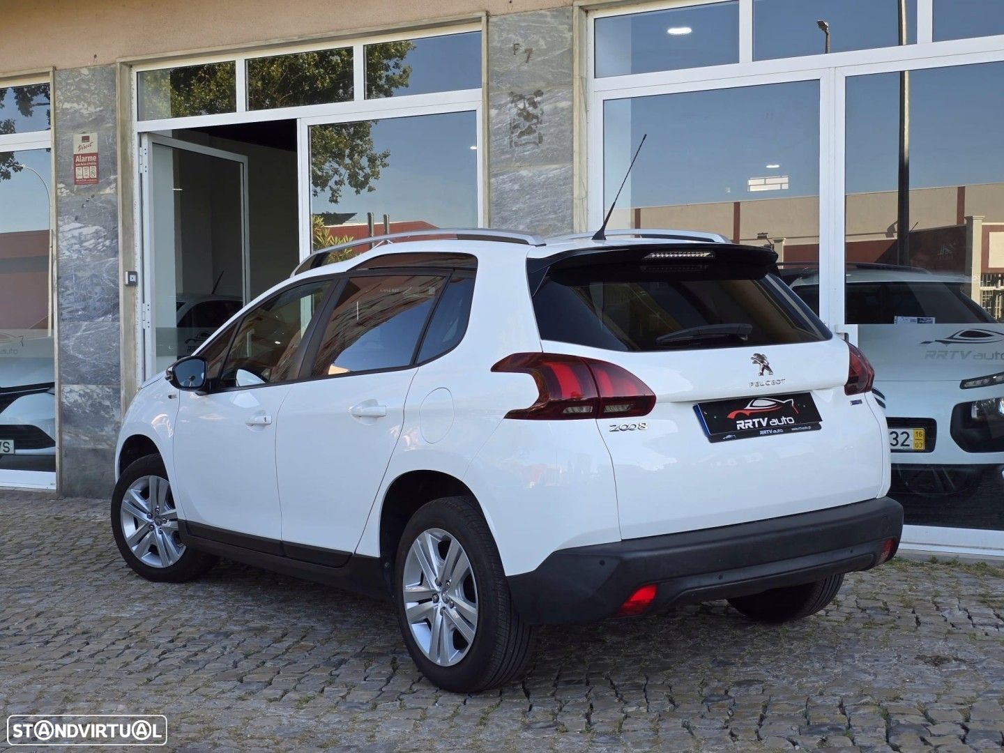 Peugeot 2008 1.2 PureTech Active - 12