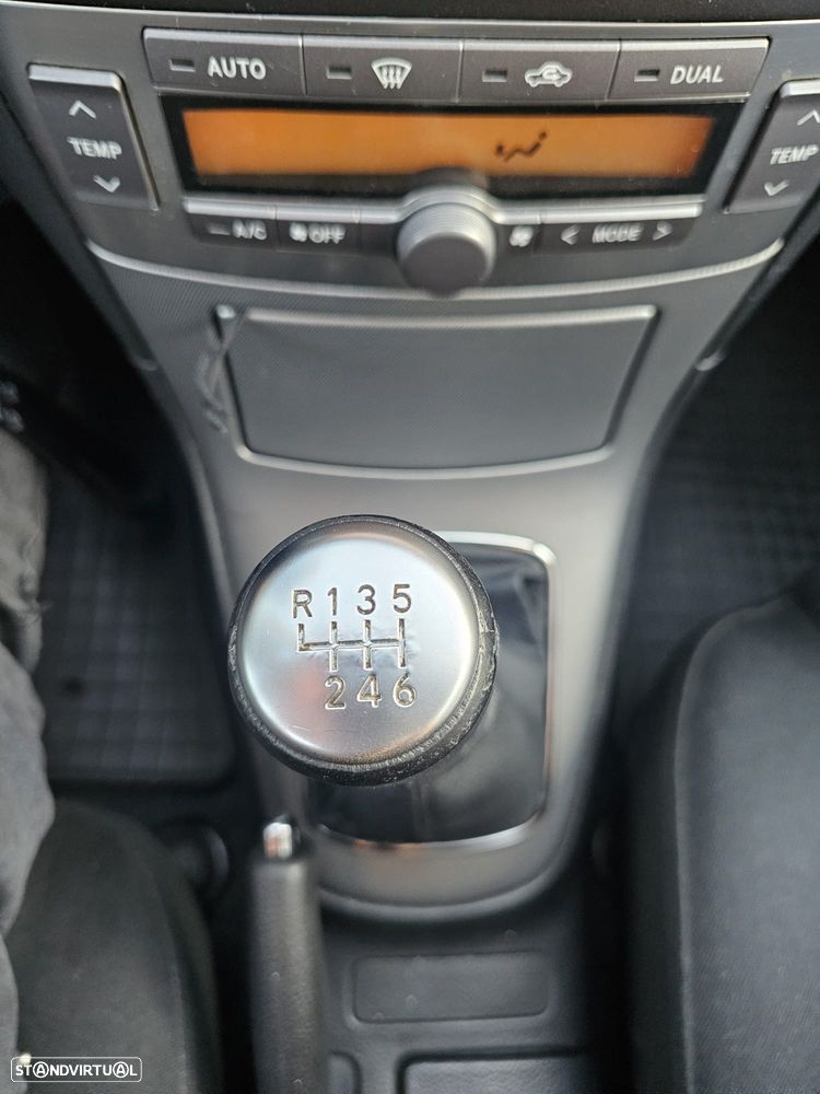 Toyota Avensis SW 2.0 D-4D Sol+GPS - 8