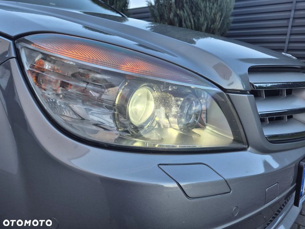 Mercedes-Benz Klasa C 320 T CDI DPF 4Matic 7G-TRONIC Avantgarde - 28