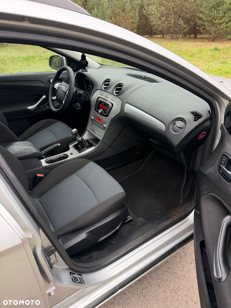 Ford Mondeo 1.8 TDCi Ambiente - 17