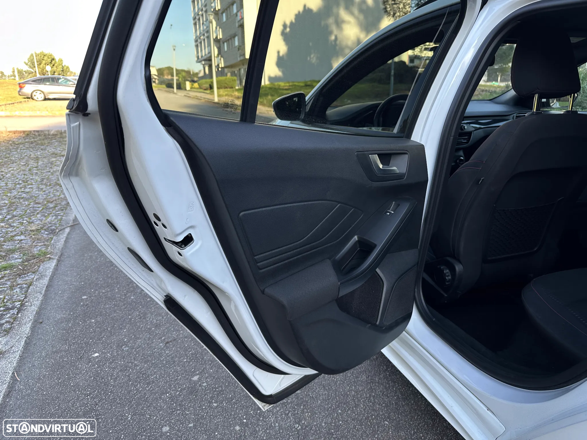 Ford Focus 1.0 EcoBoost ST-Line - 23