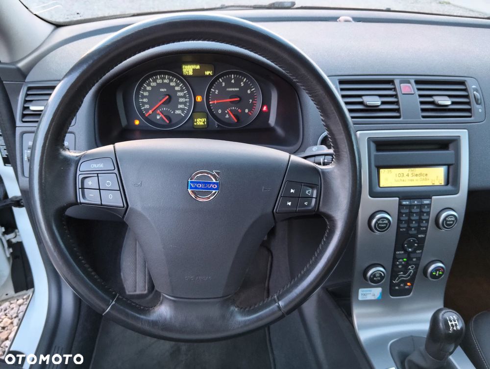 Volvo S40 2.0 - 10