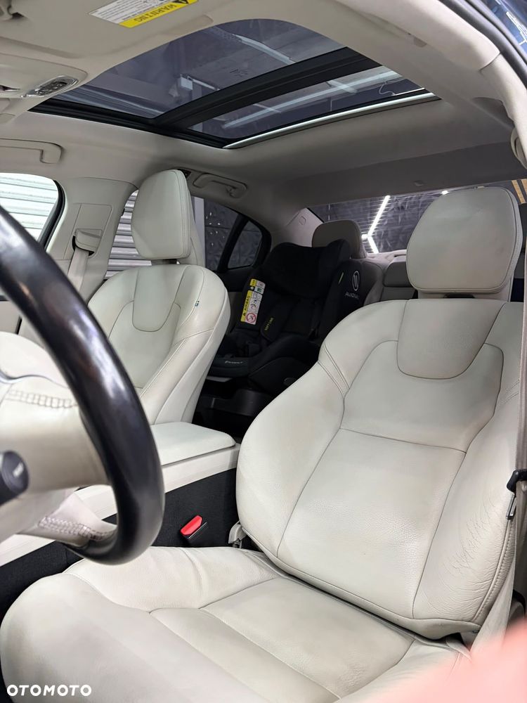 Volvo S60 T6 AWD Momentum Pro - 5