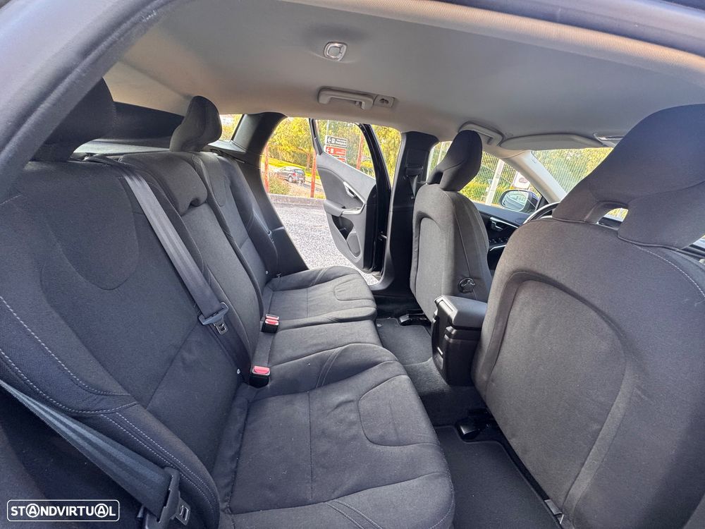 Volvo V40 2.0 D2 Momentum Geartronic - 13