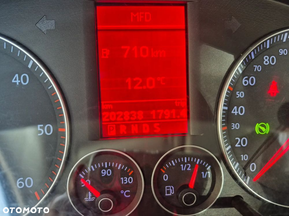 Volkswagen Touran 2.0 TDI DPF BlueMotion Technology DSG Comfortline - 6