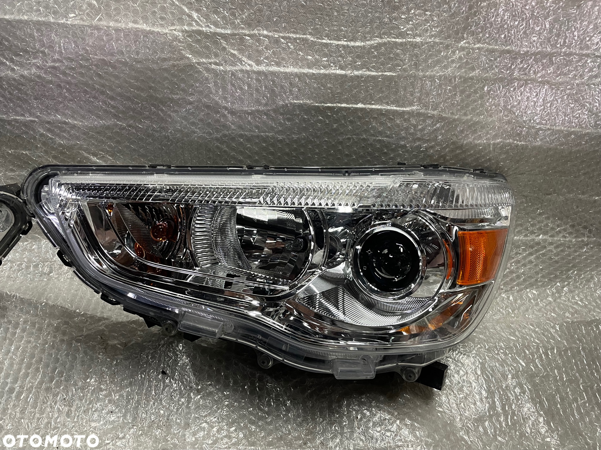 LAMPA PRZÓD LEWA PRAWA SOCZEWKA H7 MITSUBISHI ASX - 10