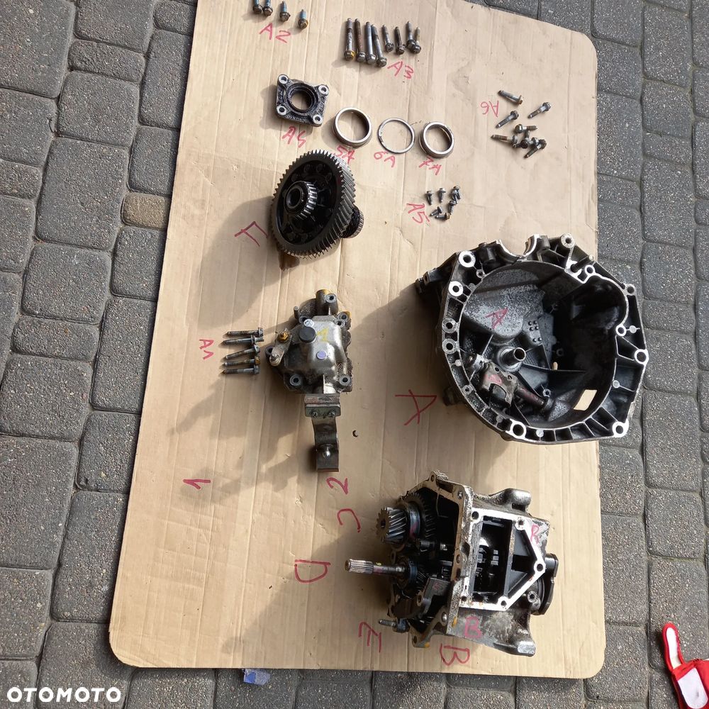skrzynia biegów mechanizm różnicowy korpus dekiel wybierak śruby fiat fiorino doblo panda 500 grande evo punto 1 II lancia seicento 1.2 8v 1.4 8v 1.1