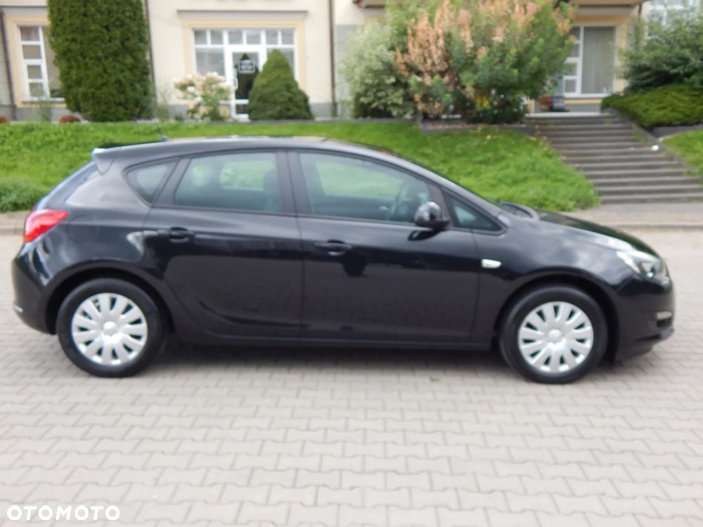 Opel Astra 1.6 150 Jahre - 5