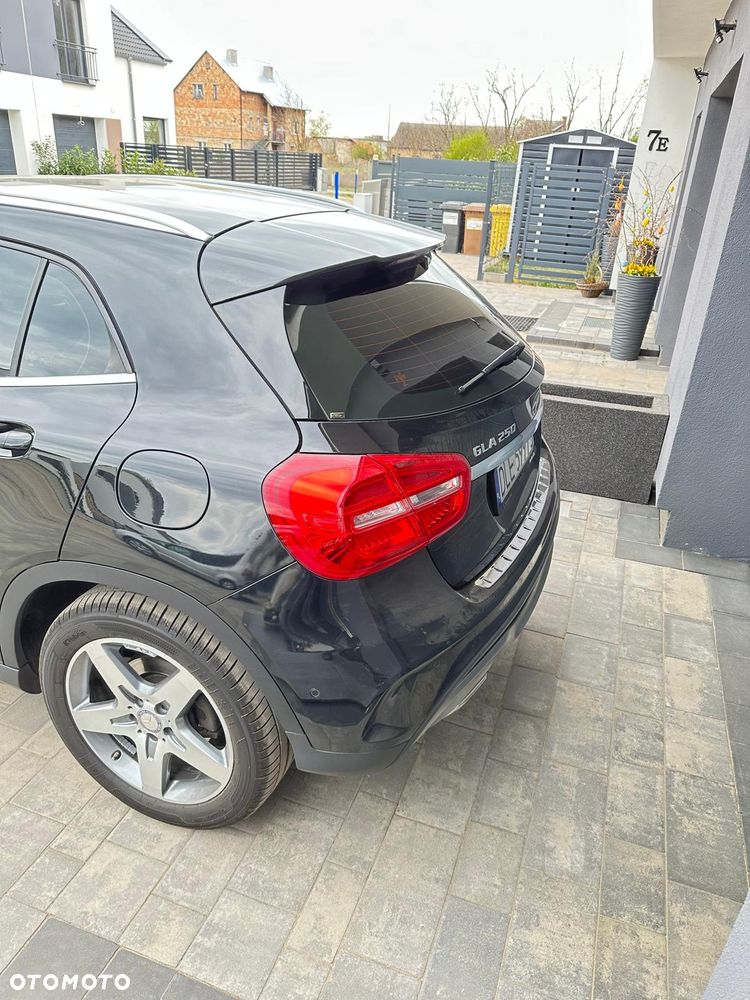 Mercedes-Benz GLA 250 7G-DCT AMG Line - 5