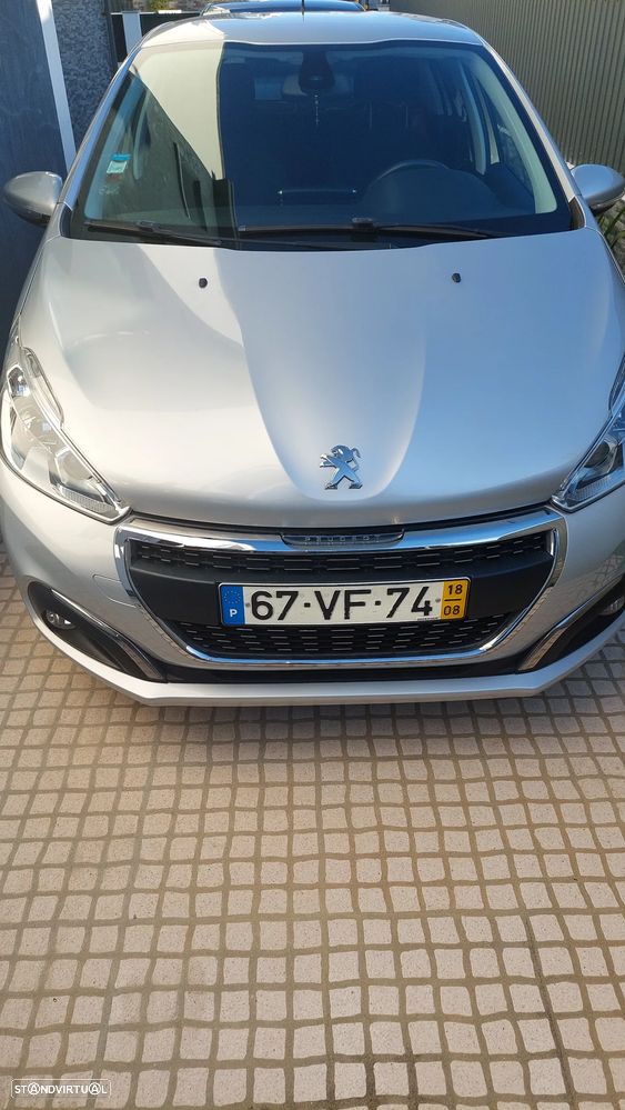 Peugeot 208 1.2 PureTech Signature - 1