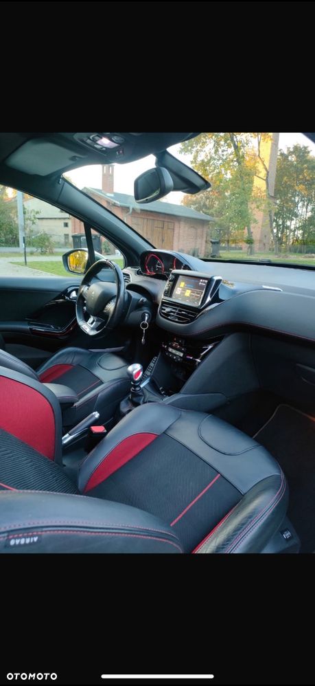 Peugeot 208 - 4