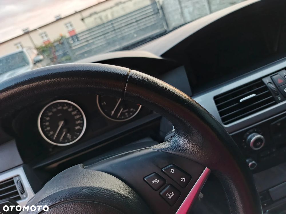 BMW Seria 5 525d xDrive Touring - 5