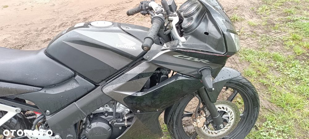 Honda CBR - 6