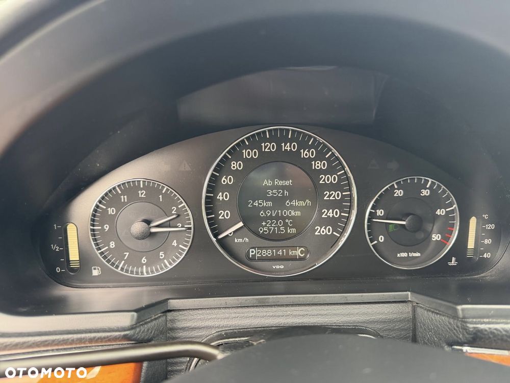 Mercedes-Benz Klasa E 220 CDI Automatik Elegance DPF BusinessEDITION - 21
